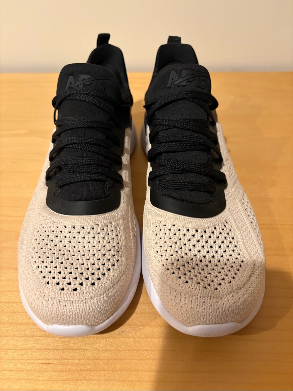 APL Techloom Tracer in black/cream